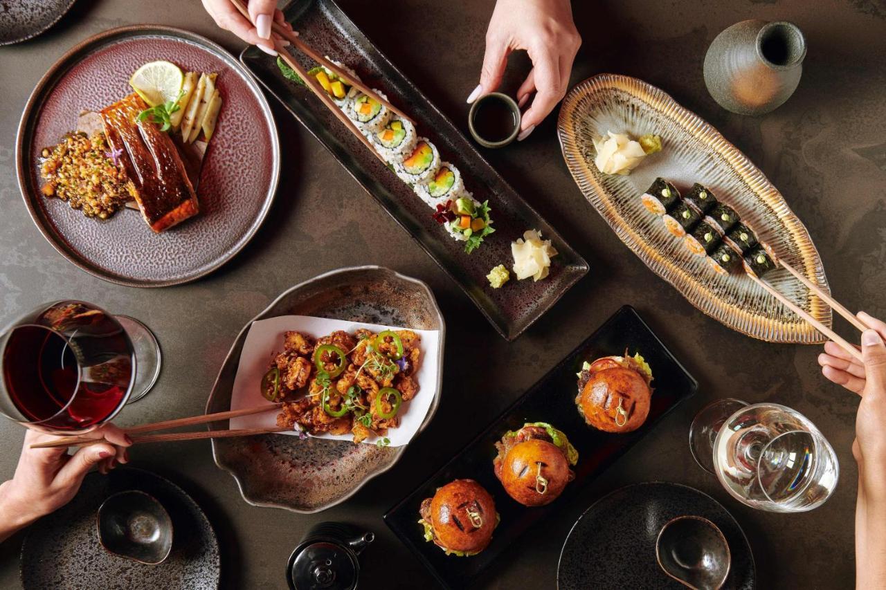 Five Zurich - Luxury City Resort Luaran gambar A selection of dishes at the restaurant